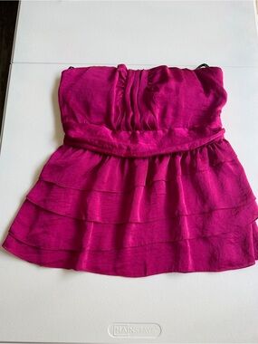 Pink strapless top with ruffled tiers, size L T0093